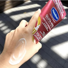 Vaseline Gluta-Hya Serum Lotion Pro-Age Restore - 300ml