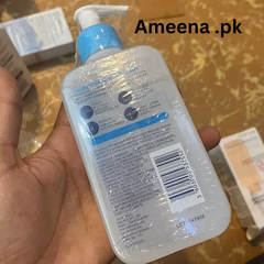 CeraVe Renewing SA Cleanser - 237ml - Image 5