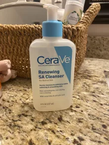 CeraVe Renewing SA Cleanser - 237ml - Image 3