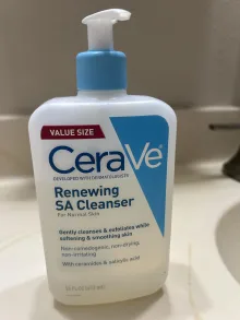 CeraVe Renewing SA Cleanser - 237ml - Image 2